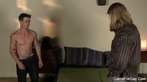 मजबूत आदमी कुत्ता-बेकार फूहड़ लड़का