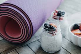 Resultado de imagen para atleta comiendo yogur