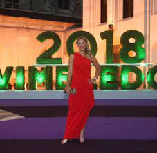 Born 18 january 1988) is a german professional tennis player. Kerber Mit Rotem Kleid Und Kurzem Tanz Beim Champions Dinner Welt