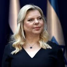 Vrouw van Benjamin Netanyahu rijgt de schandalen aaneen: wat is er aan de  hand?