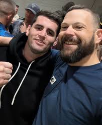 I could go sink four pints of Guinness after weighing in and still punch  some f***er's head in by fight night” Isaac Hardman is ready to fight with  smaller gloves, inside a