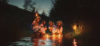 Как отмечать праздник ивана купалы? Ivan Kupala Uzhe 7 Iyulya Interesnye Fakty O Prazdnike Swan Perevodim Na Russkij Yandeks Dzen
