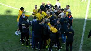 Buzzer beater του μουργκ έκανε τη διαφορά (video). Wo7koneub0gbim