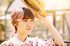 4 cara alami melembapkan bibir kering. 7 Punca Kenapa Bibir Kita Merekah Dan Kering Adore By Azrai