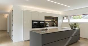 Einfamilienhaus Feldkirch Modern Holzbau Moderne Architektur Flachdach Satteldach Massivbau Holzschindelfass Kuchendesign Kuchen Design Moderne Architektur