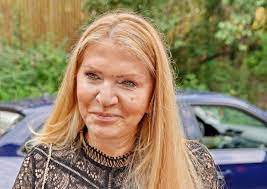 I slunná strana života má své stíny. Martina Formanova U Gottova Hrobu Omlouvala Se Ze Kafe Cz