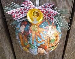 These 16 easy coastal christmas decorations to make yourself will help bring the warm weather and sandy shores home this holiday season! Ukrainian Christmas Etsy