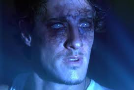 La storia, sceneggiata dallo stesso o'donnell, riprende dalla fine del film originale, seguendo in parte il personaggio protagonista jarrod. Skyline What Went Wrong And What S With The Ending Den Of Geek