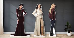 Meanwhile, back in the fairytale world, prince charming meets snow white for the first time in a most. Once Upon A Time Onceabc Twitter