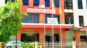 Sesuai dengan transformasi kolej komuniti, logo korporat kolej komuniti sekali lagi telah berubah. Kolej Komuniti Sabak Bernam Azrimohdtan