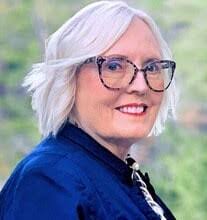 Kristin Haire's Instagram, Twitter & Facebook