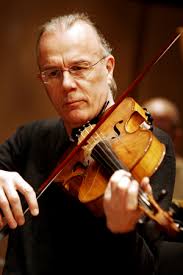 Image of gypsy violinist