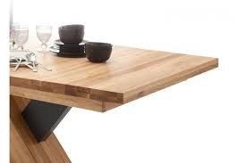 Sophistiquée et pratique, cette table de salle à manger extensible apportera un confort considérable à votre salle à manger et conviendra à presque tous les styles de décoration d'intérieur. Table A Manger Bois Massif Extensible 12 Personnes Pour Salle A Manger
