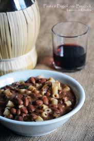 A meta´ cottura aggiungete l´aglio, qualche costa tenera di sedano e fate consumare lentamente. Pasta E Fagioli Con Broccoli Il Mondo Di Rosalba