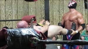 Wrestling: Wrestler Ballbusting destroy balls - ThisVid.com