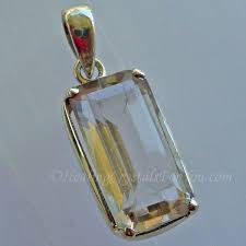 White Topaz Meaning Use Helps To Clarify Your Thoughts Intentions White Topaz Topaz Topaz Meaning