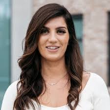 Renee Batchelor's Instagram, Twitter & Facebook