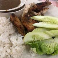 Memakan ayam panggang memang nikmat sekali. Nasi Ayam Bakar Pj State Petaling Jaya Selangor