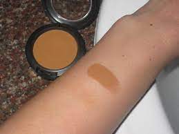 Shisedio krem farlardan br329 kodlu renk de camel¸ mac uninterrupted gibi bir tona sahip.tam adı şöyle¸ shisedio shimmering cream eye color in ochre br329bahsettiğim renk¸ aşağıdaki linkte yer. Pin On Oh Beauty