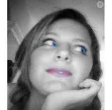 Photo : Loana porte sa petite Mindy