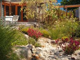 Award Winning Bush Garden Nature S Way Lifestyle Home Australian Garden Design Australian Garden Backyard Garden Design
