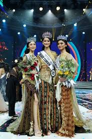 Sebab itu bagi yang ingin tau baca sampai tuntas informasi mengetahui siapa desaigner nasional kostum pakaian komodo dragon miss universe 2020. Puteri Indonesia 2020 Winners Normannorman Com