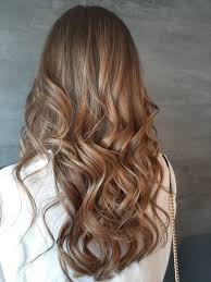 Un altro biondo freddo e scuro, tuttavia più . Capelli Biondi Dalle Tonalita Platino Al Tanto Richiesto Bronde