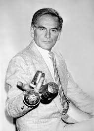 Pierre cardin was one of the first to open the way to other horizons and cultures that today compose the. Designer Pierre Cardin