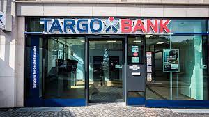 Stellt ihnen ihre tägliche arbeit und ihre aufgaben während ihrer ausbildung zum bankkaufmann bei der targobank vor. Bankkaufmann Frau Bei Der Targobank Dein Erster Tag