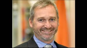 CEO quits $68 billion investment firm to 'sit at the beach and do nothing'