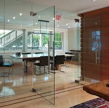 Pintu kaca, pintu frameless, pintu floor hinge, pintu fittings, pintu aluminium. Mengenal Pintu Kaca Frameless Rumah Material