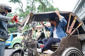 Dengan pencarian sederhana anda akan menemukan jawaban dalam waktu singkat. Dari Titi Gantung Bobby Pulang Naik Becak Posmetro Medan