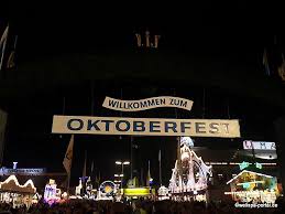 Inhalt von slide 1 von 3. Oktoberfest Munchen 2019 Tipps Wiesn Offnungszeiten Ubernachtung