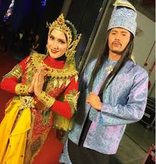 Hati yang terluka bukan selamanya sengsara. Putus Cinta Dengan Fattah Sherry Luah Perasaan Di Ig Mynewshub