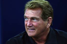 Joseph robert theismann (9 eylül 1949 doğumlu), amerikalı eski bir profesyonel futbolcu , spor yorumcusu , kurumsal konuşmacı ve restoran işletmecisidir. Joe Theismann Comments On Sam Bradford S Trade Demands Bleacher Report Latest News Videos And Highlights
