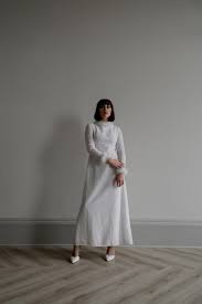 Vintage grey dresses are available in latest collections at reasonable prices upon alibaaba.com. Where To Find Vintage Wedding Dresses With Those Were The Days Bridal The Wedding Collective