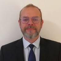 200+ profilů „Hendrych“