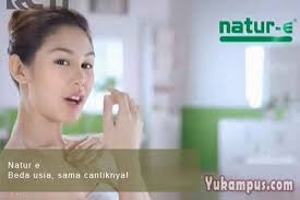 Contoh iklan hand body dalam bahasa arab, contoh iklan hand body dalam bahasa inggris, contoh iklan hand body dalam bahasa inggeris, contoh. 7 Contoh Iklan Handbody Yang Memutihkan Kulit Yukampus