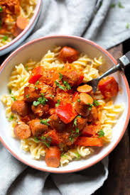 Wurstgulasch Dieses Schnelle Und Einfache Rezept Mit Wurstchen Und Paprika Ist So Gut Kochkarussell Com Wurstgu Rezepte Mit Wurstchen Wurstgulasch Rezepte