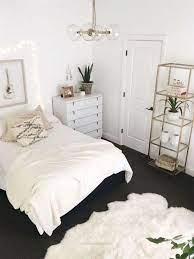 If your apartment came furnished then you might want to consider matching you accent wall to those colors, if you are furnishing your own apartment, paint your belongings using a color use what you have, part of decorating on a budget is using the things you already own in new and innovative ways. 40 Luxury Dorm Room Decorating Ideas On A Budget Dormroom Decoratingideas Budget Bedroomdecorat Luxury Dorm Room First Apartment Decorating Bedroom Decor