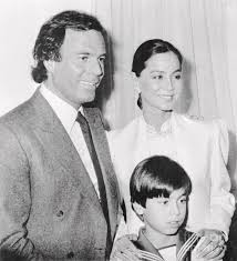 Official twitter page for julio iglesias. Singer Julio Iglesias With Wife And Son Photograph By Bettmann