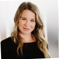 Emily Hann's Instagram, Twitter & Facebook