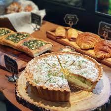 kuala lumpur cakes quiche pastries pizzas and sandwiches at kenny hills bakers desa parkcity i am in heaven eat pastry quiche pastry