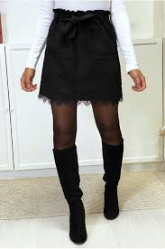 Cette jupe dentelle est de syle steampunk, un classique des jupes de. Jupe En Suedine Noir Avec Dentelle Et Ceinture A La Taille