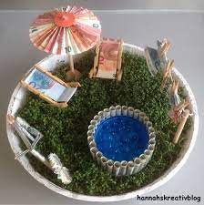 Wir zeigen euch hier unseren ersten miniaturgarten für die wohnung auf einem tablett.die deko für minigärten bekommt ihr hier: Geldgeschenk Garten 283 29 Jpg 1584 1600 Geldgeschenke Hochzeit Basteln Geldgeschenke Hochzeit Basteln Einfach Geldgeschenke Silberhochzeit