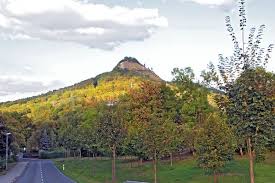 Der Jenzig Hochste Erhebung Und Beliebtes Ausflugs Und Wanderziel Bei Jena Schone Landschaften Jena Ausflug