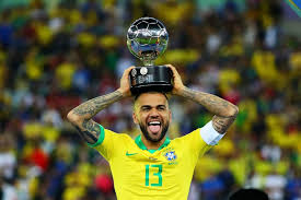 Veja os melhores momentos da vitória do brasil sobre a argentina. How Dani Alves Proved To Be The Leader Brazil Needed To Get Back To Their Title Winning Ways The Athletic