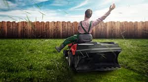 Auf welche regelungen hobbygärtner acht geben sollten und welche sonderregelungen es für das rasenmähen gibt. Ab In Den Garten Beliebte Rasenmaher Computer Bild