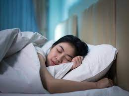 Namun kadang, beberapa orang justru mengeluhkan susah tidur malam. Arti Di Balik 9 Kebiasaan Tidur Kamu Termasuk Yang Mana