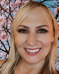 Stephanie Causey's Instagram, Twitter & Facebook